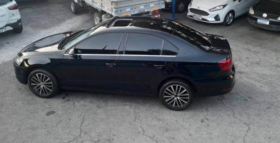 VOLKSWAGEN JETTA 2.0 TSI HIGHLINE 200CV GASOLINA 4P TIPTRONIC VOLKSWAGEN JETTA 2.0 TSI HIGHLINE 200CV GASOLINA 4P TIPTRONIC